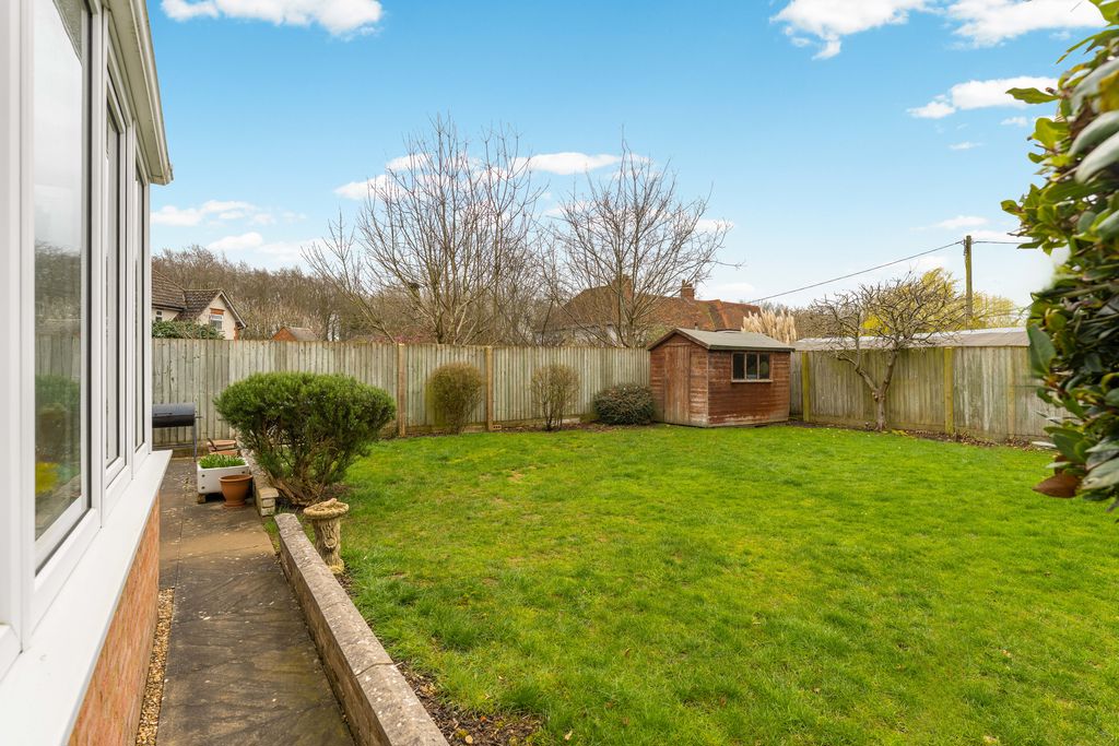 Astrop Gardens Kings Sutton